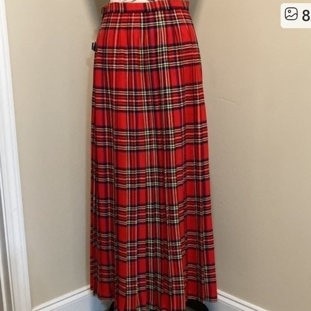Borderglen Wool Wrap Wool Skirt Kilt in Red and Black Plaid